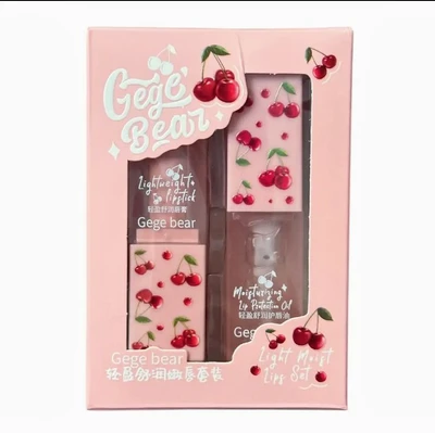 پک مراقبت از لب مدل بالم لب و روغن لب آلبالویی برند Gege Bear